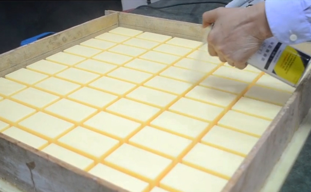 模具硅橡膠操作為什么要用脫模劑？